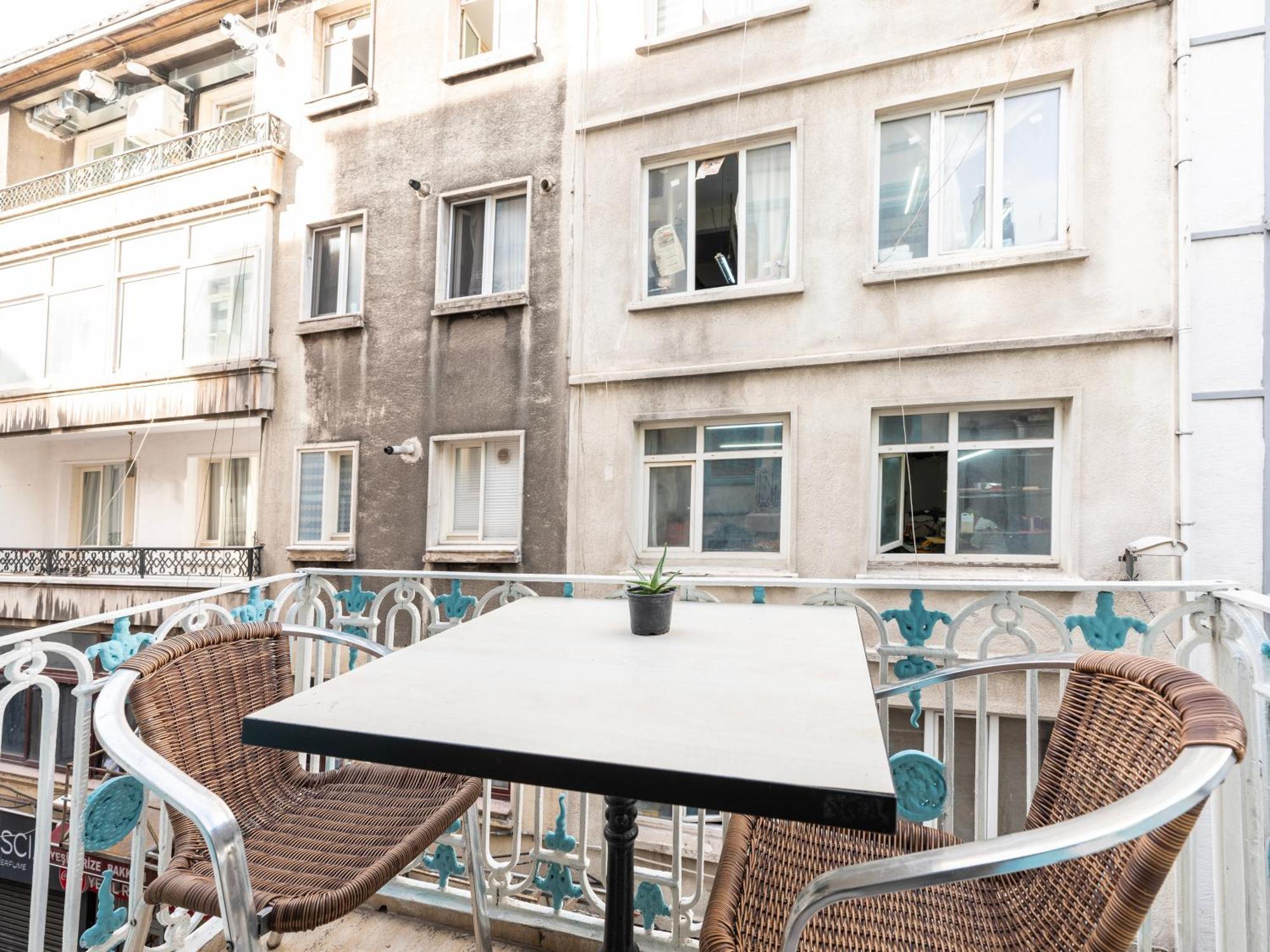 Taksim Dora Hotel Истанбул Екстериор снимка