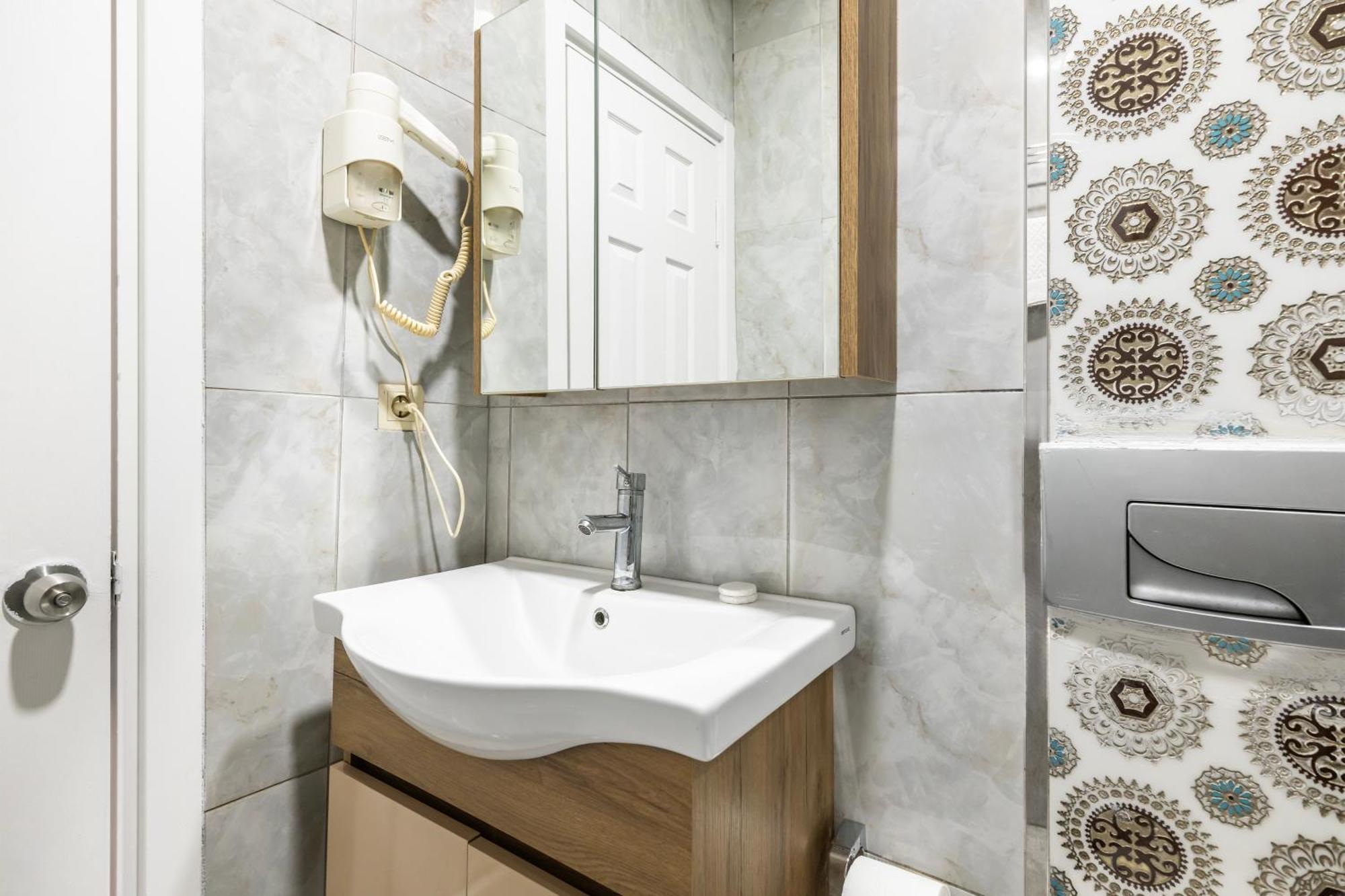 Taksim Dora Hotel Истанбул Екстериор снимка